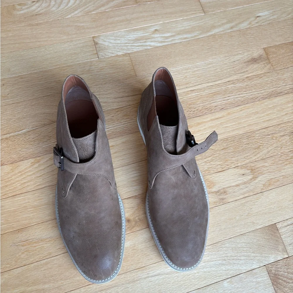 Hugo Boss Brown Chukka Boots with Distinctive White Sole Size 9